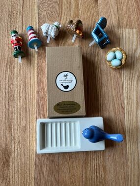 Nora Fleming Soap Dish with 7 included Mini’s (all with nf embossing)